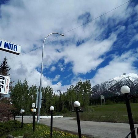 Akai Motel Canmore Extérieur photo